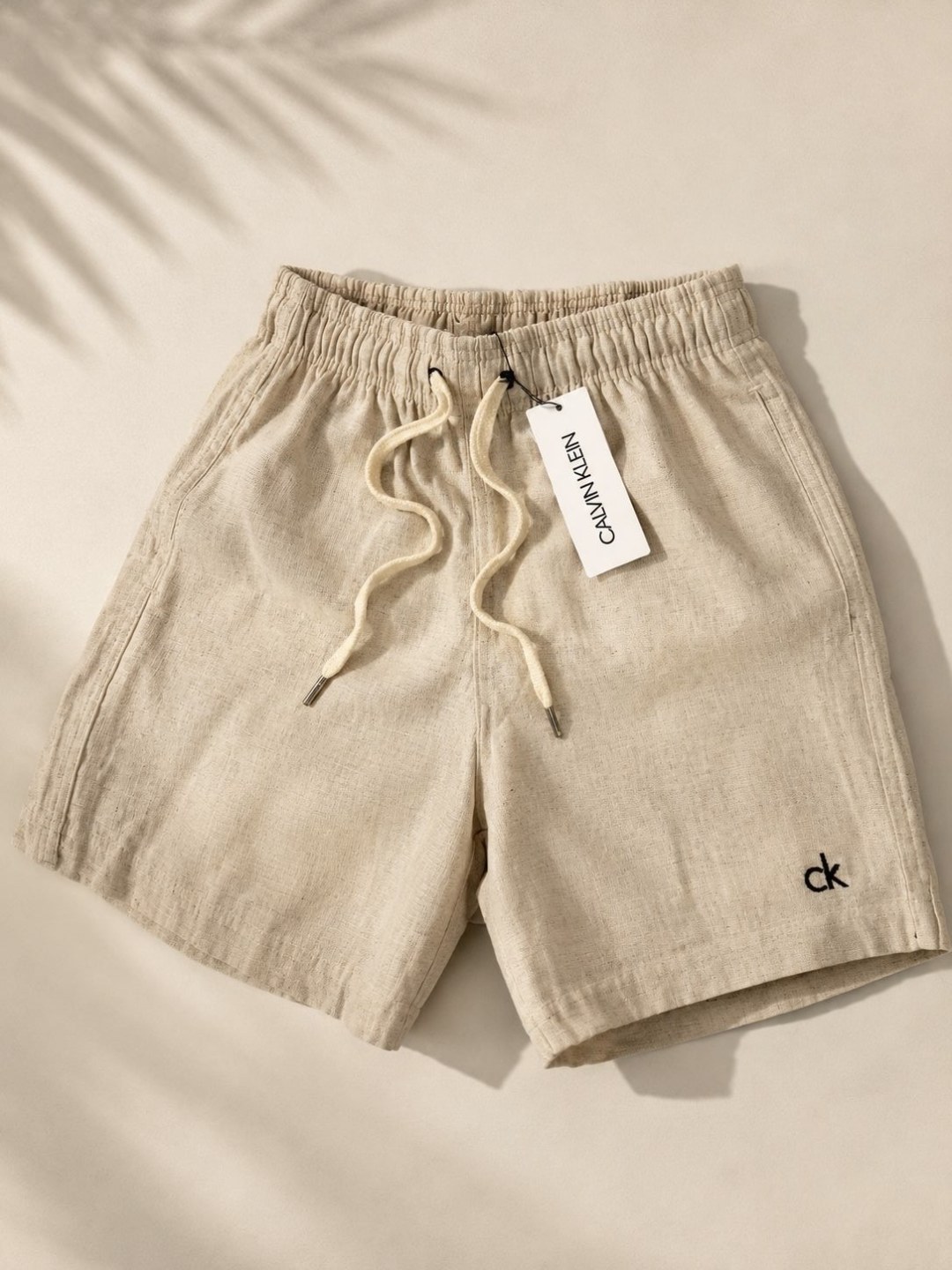Short de linho caqui Calvin Klein 